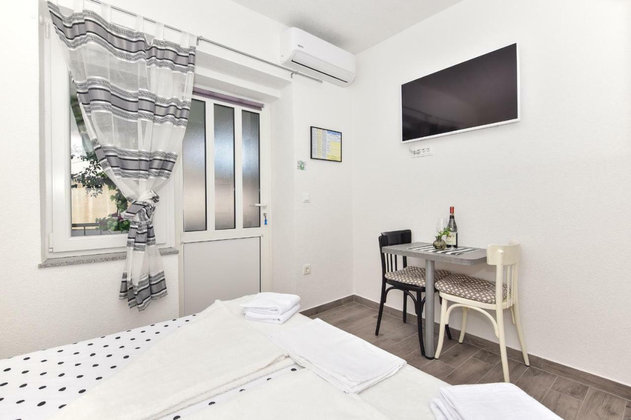 Apartmani Bernarda Makarska Exterior foto